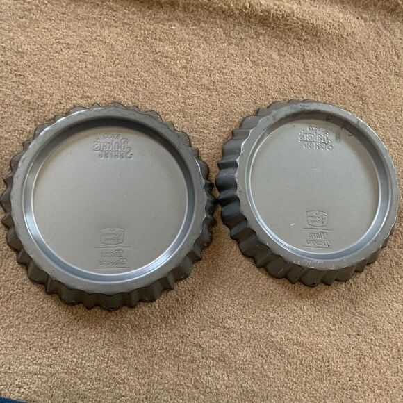 2 Ekco Baker’s Secret Duncan Hines Tiara Desserts Pans - Picture 4 of 6